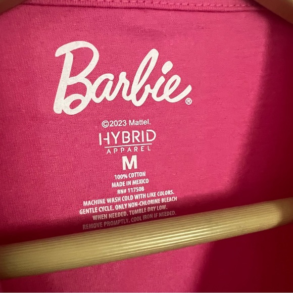 Barbie Varsity Cheer graphic tshirt 100% cotton M - Picture 4 of 5